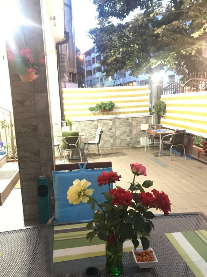 White Rose Guest Rooms Burgas Luaran gambar